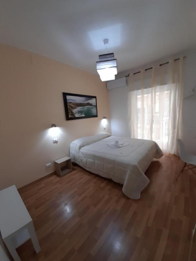 Milazzo: La Porta Delle Eolie B&B 객실 사진