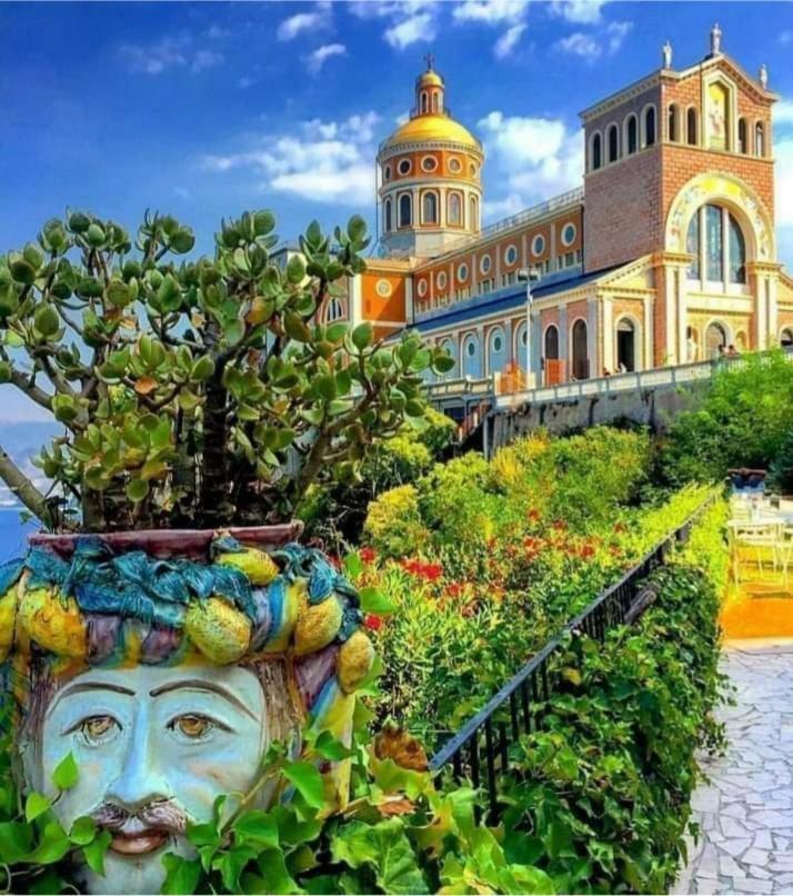 Milazzo: La Porta Delle Eolie B&B 외부 사진