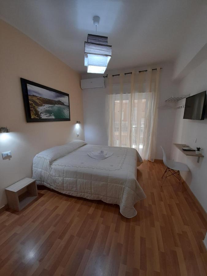Milazzo: La Porta Delle Eolie B&B 객실 사진