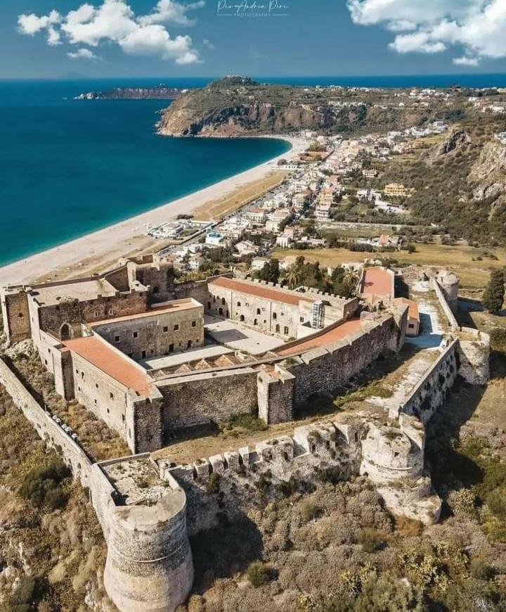 Milazzo: La Porta Delle Eolie B&B 외부 사진